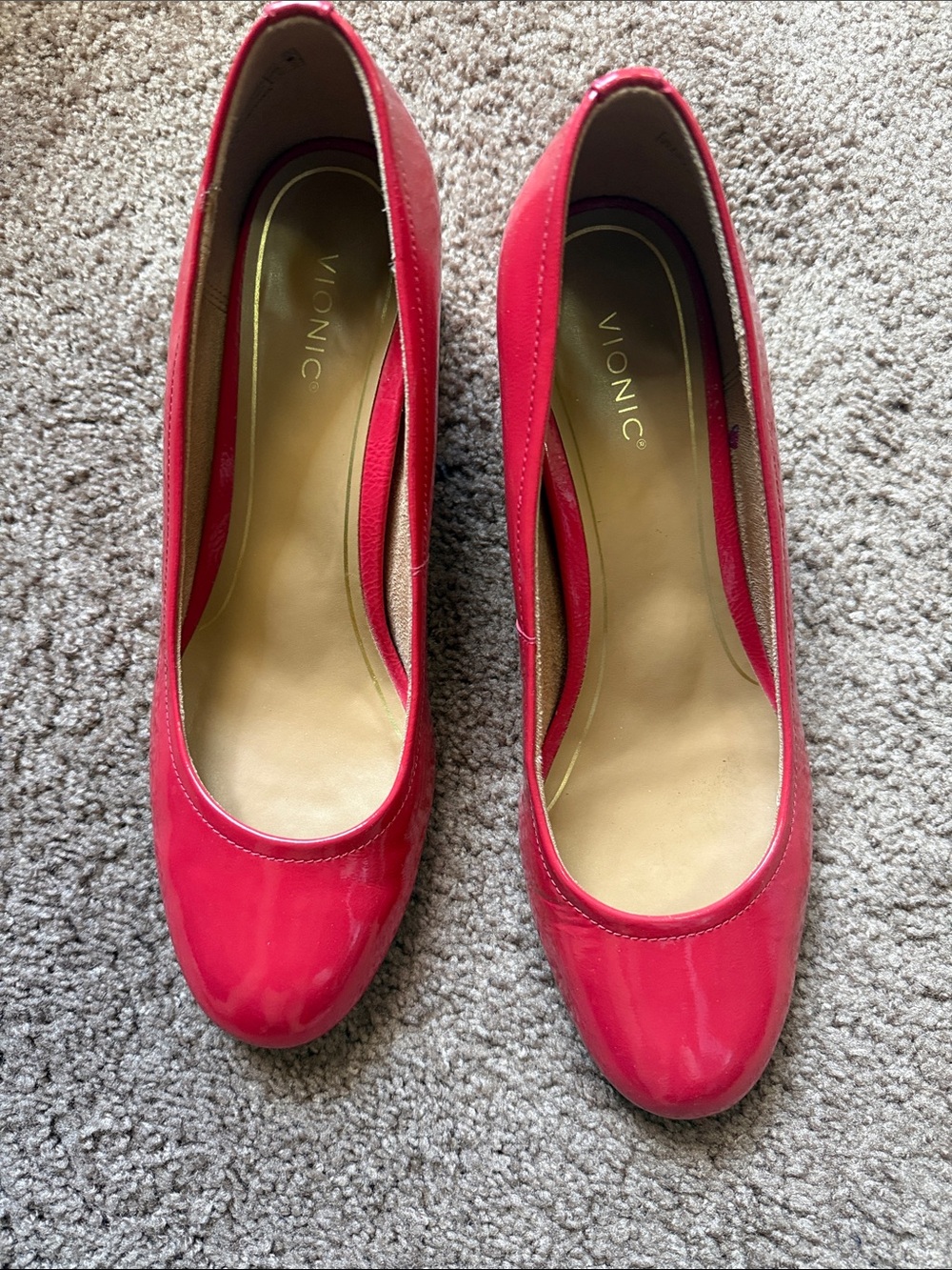 Red shiny square toe pumps